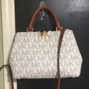 Micheal Kora satchel